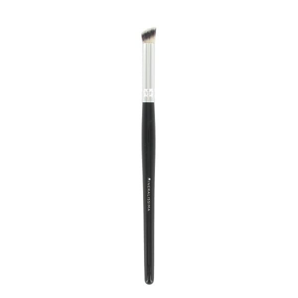 Angled concealer brush