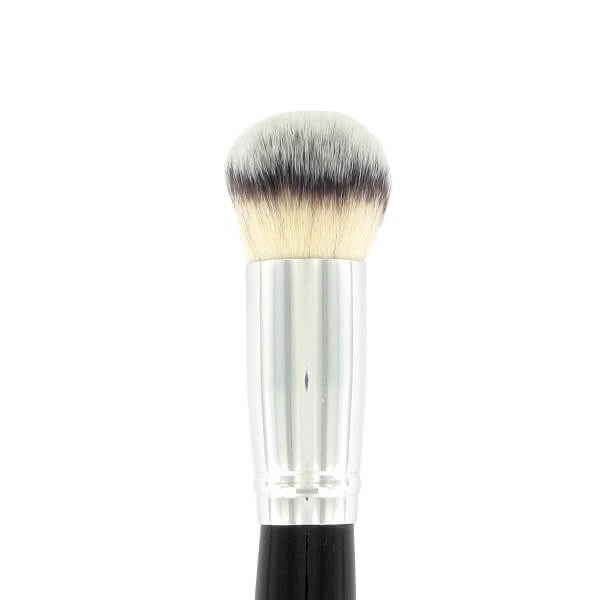 Perfect coverage kabuki brush