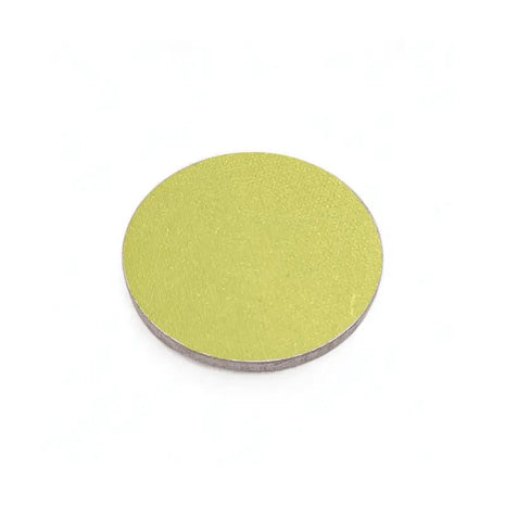 Matter gelbgrüner Eyeshadow Poncho in der Pfanne