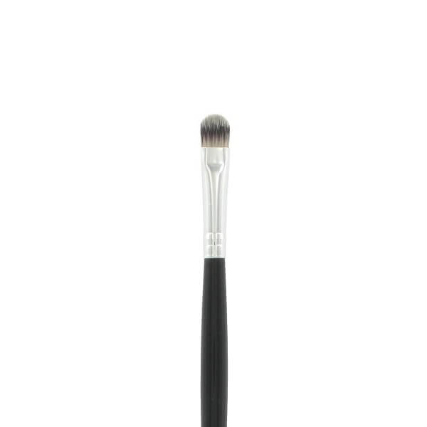 Small flat eyeshadow brush